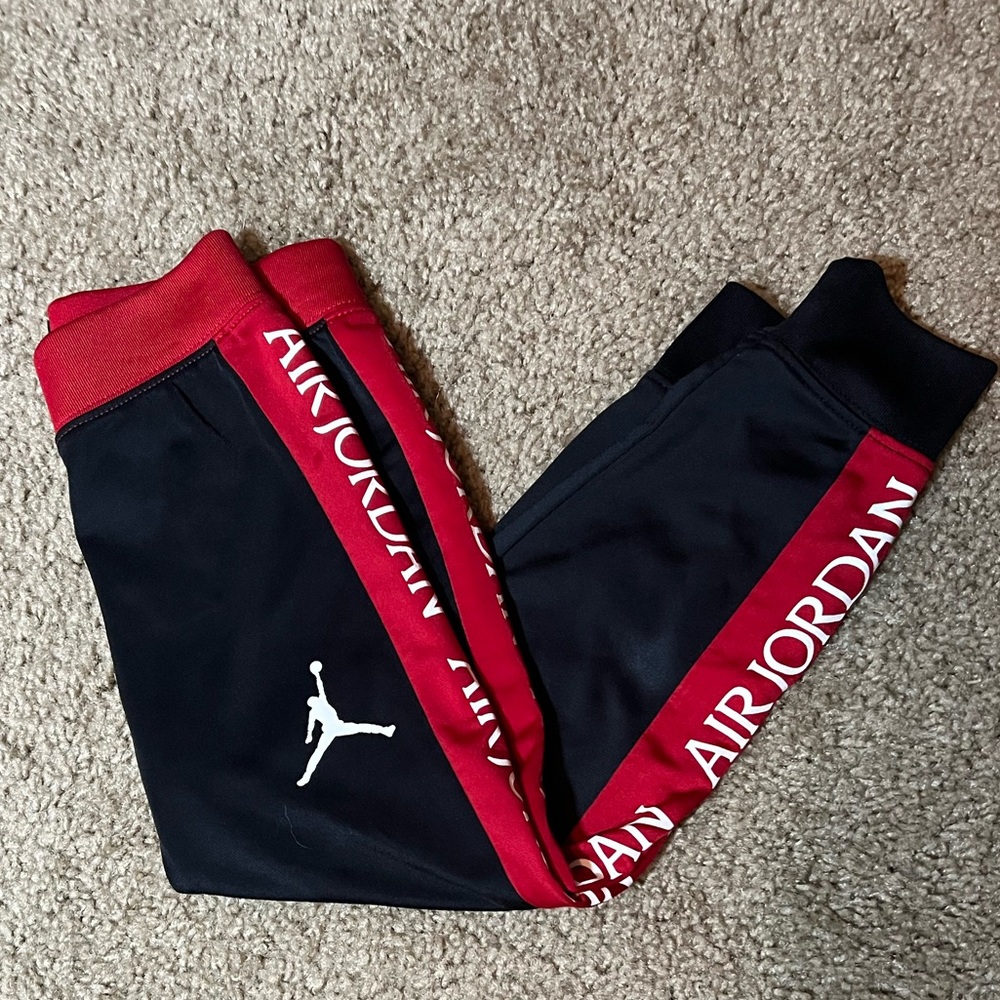 Kids Air Jordan Black and Red Joggers with Monogrammed Sides Size 4XS (3-4 YRS)